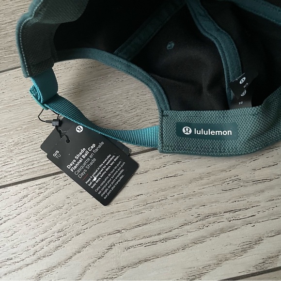 lululemon athletica Dark Green Hat - Picture 2 of 4
